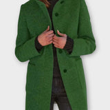 Nadčasový kabát s knoflíky a střední délkou