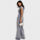 Asymetrický set s dramatickými rameny