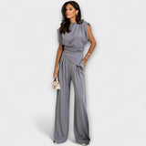 Asymetrický set s dramatickými rameny