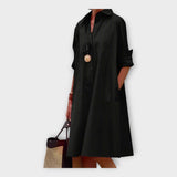 Elegantní polo šaty vyrobené z prémiové tkaniny