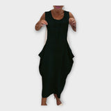 Lehké šaty s moderní siluetou a kapsami