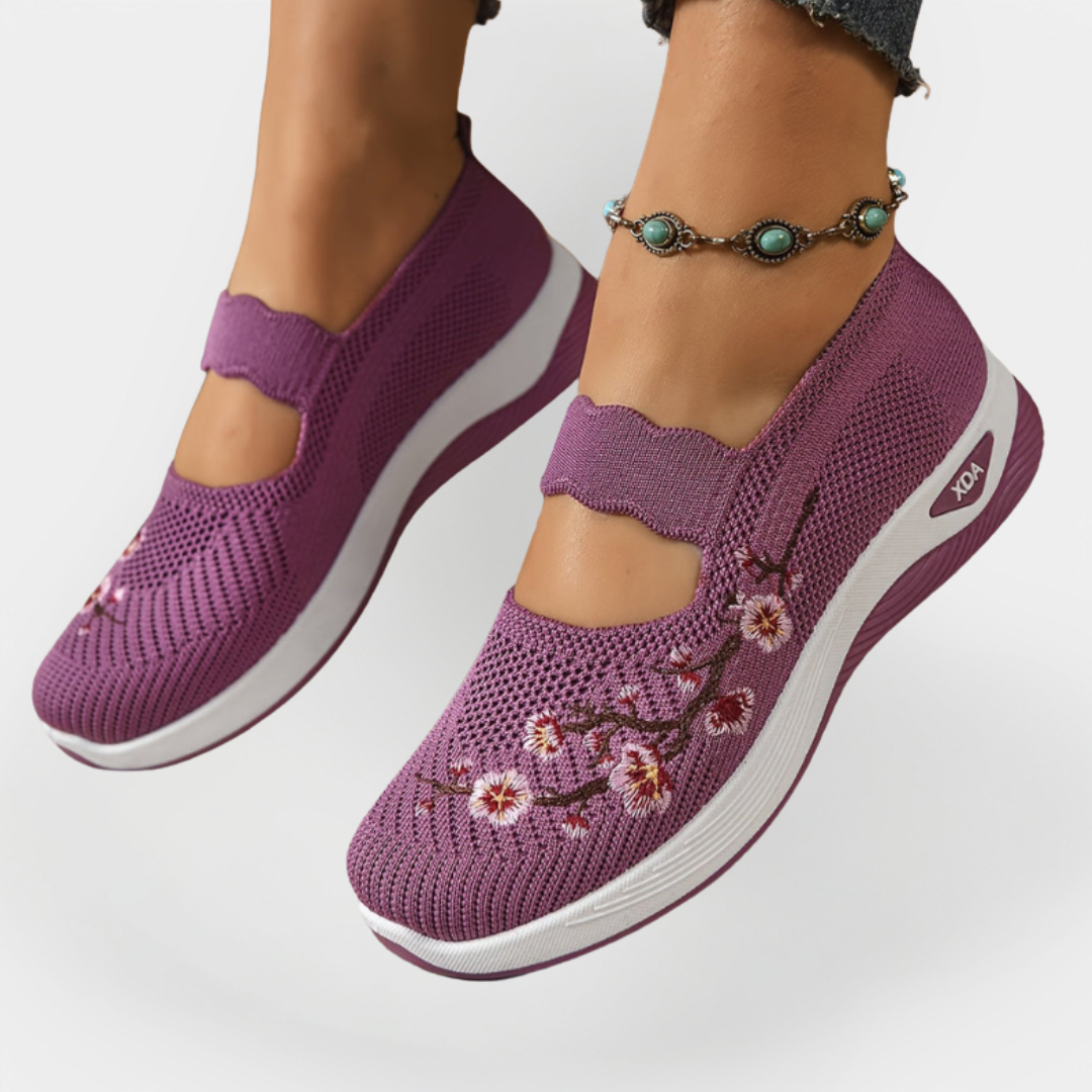 Ortopedické boty s květinovou výšivkou