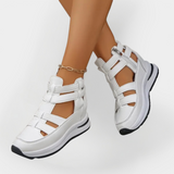 Elegantní lehké sandály na podpatku se zipem na boku