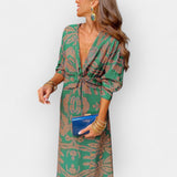 Minimalistické saténové šaty