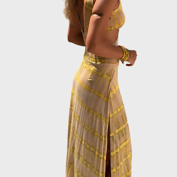 Pohodlné šaty s výřezy