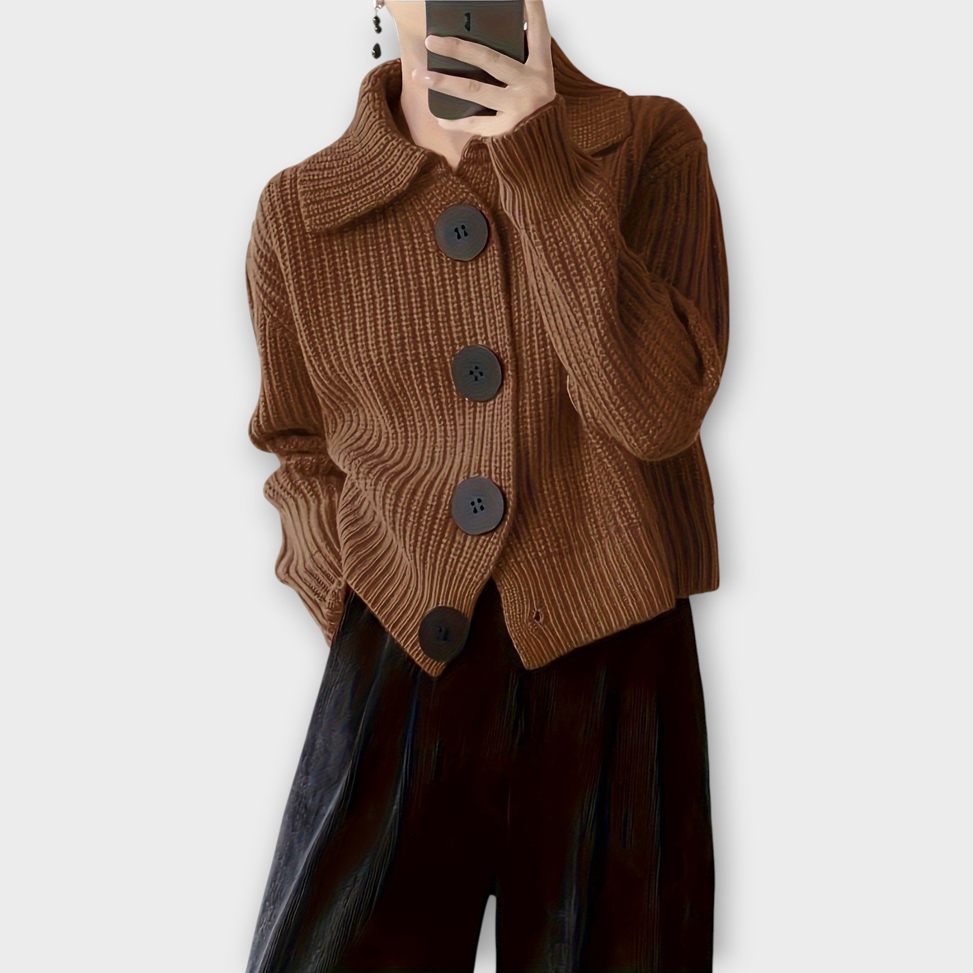 Hedvábný pletený cardigan s oversized knoflíky