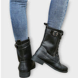 Klasické kožené kotníkové boty na šněrování