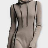 Maxi šaty s kapucí a volným střihem