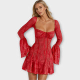 Romantické šaty s krajkou a průhledným efektem