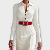 Elegantní pletené midi šaty s detaily zlatých knoflíků