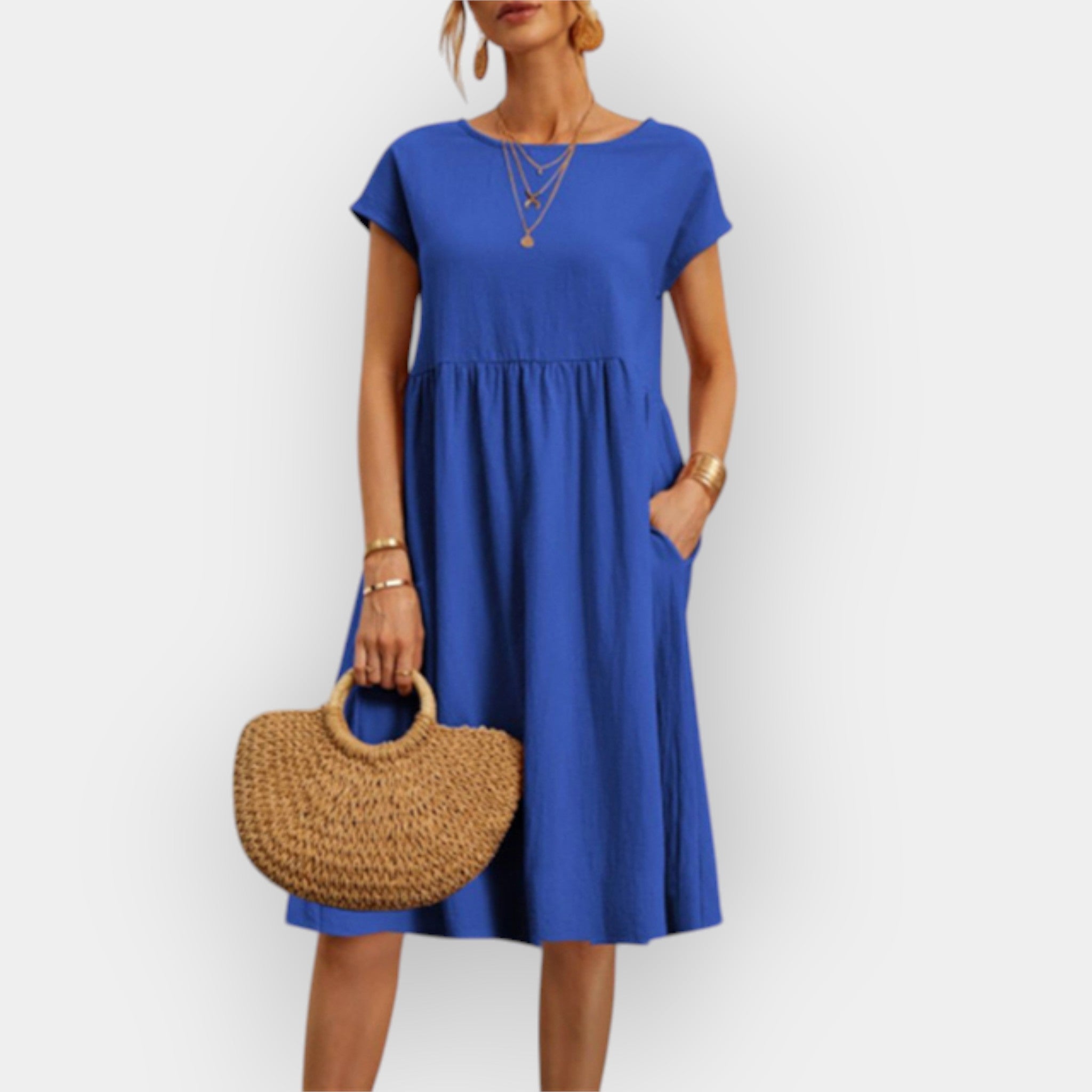 Midi šaty s čistými liniemi