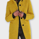 Nadčasový kabát s knoflíky a střední délkou