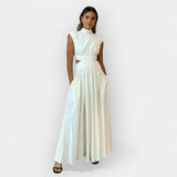 Stylové šaty s výřezy