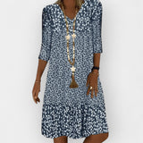 Lehké šaty se stylovým designem