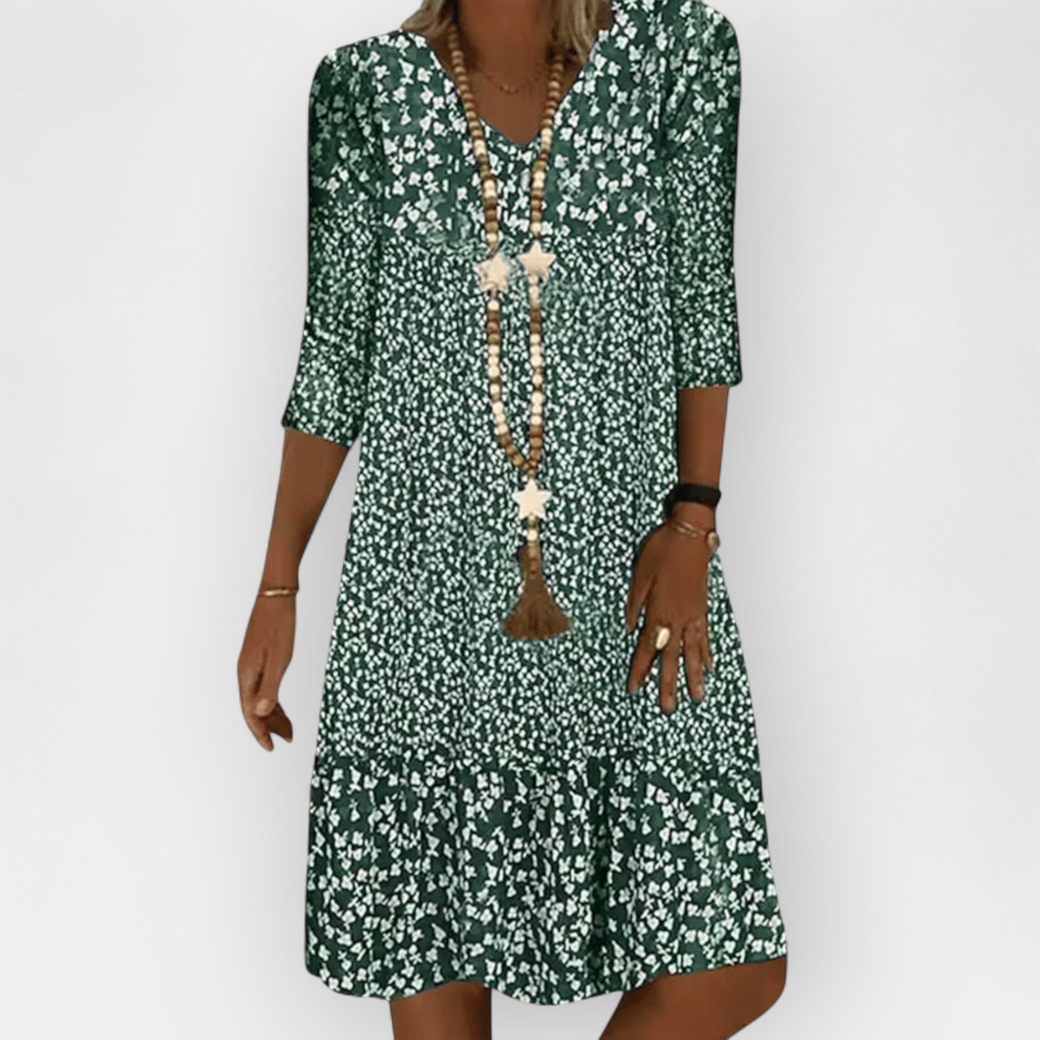 Lehké šaty se stylovým designem