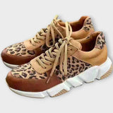 Tenisky s robustní podrážkou a elegantním vzorem