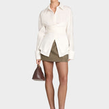 Košile na míru s překládaným a elegantním detailem