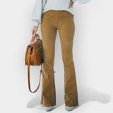 Kalhoty s vysokým pasem a širokými nohavicemi