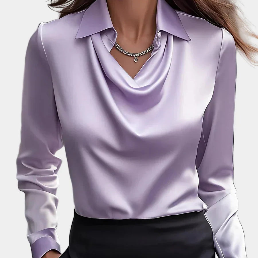 Elegantní saténová blůza s drapovaným výstřihem