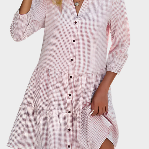 Lehký a lichotivý letní šaty s kostkovaným vzorem