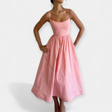 Midi šaty s kulatým výstřihem a ramínky