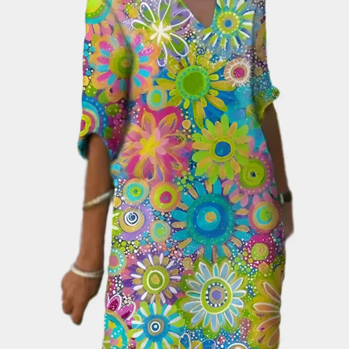 Barevné šaty s květinovým vzorem