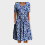 Šaty s květinovým vzorem a krátkými rukávy