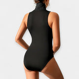 Bodysuit bez rukávů s vysokým límcem