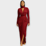 Elegantní večerní šaty s vysokým výstřihem