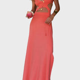 Pohodlné šaty s výřezy