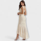 Dlouhé šaty s elegantním a rafinovaným korzetem