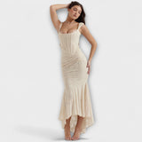 Dlouhé šaty s elegantním a rafinovaným korzetem