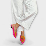 Hra barev s designem třásní