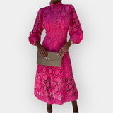 Romantické šaty s krajkovými detaily