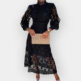 Romantické šaty s krajkovými detaily