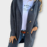 Pohodlný kardigan s knoflíky a dlouhým střihem