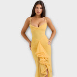 Elegantní večerní šaty s volány