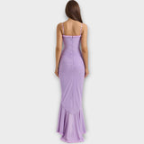 Elegantní večerní šaty s volány