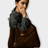 Originální semišová kabelka přes rameno s podšívkou z pravé kůže