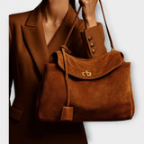 Originální semišová kabelka přes rameno s podšívkou z pravé kůže