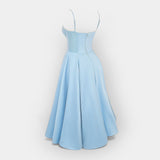 Elegantní midi šaty se stylovou linií