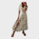 Vintage šaty s výšivkou a V výstřihem