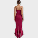 Elegantní večerní šaty s volány