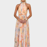 Midi šaty s květinami a romantickým nádechem